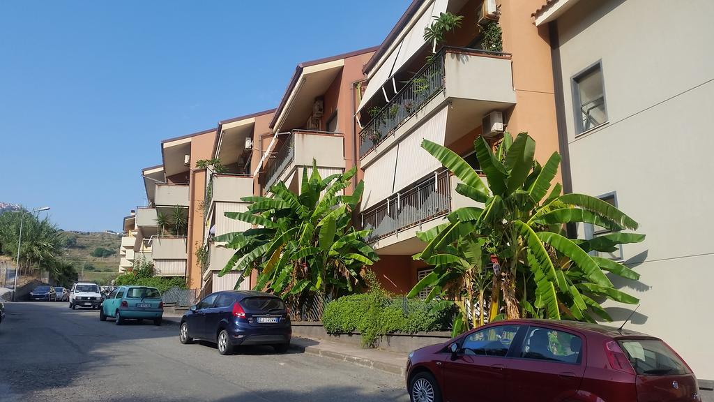 Baia Giardini Apartments Eksteriør billede